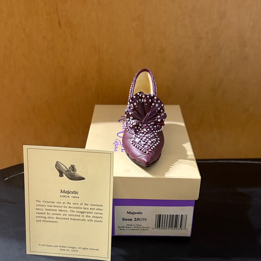 Just The Right Shoe Majestic Purple Heels - Picture 4 of 5